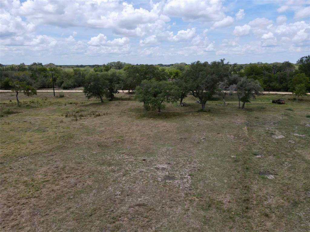 Hallettsville, TX 77964,1007 County Road 380