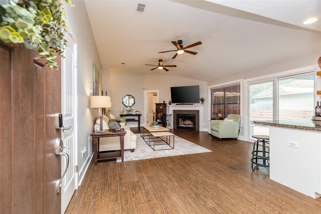 The Woodlands, TX 77381,27 Barnstable PL