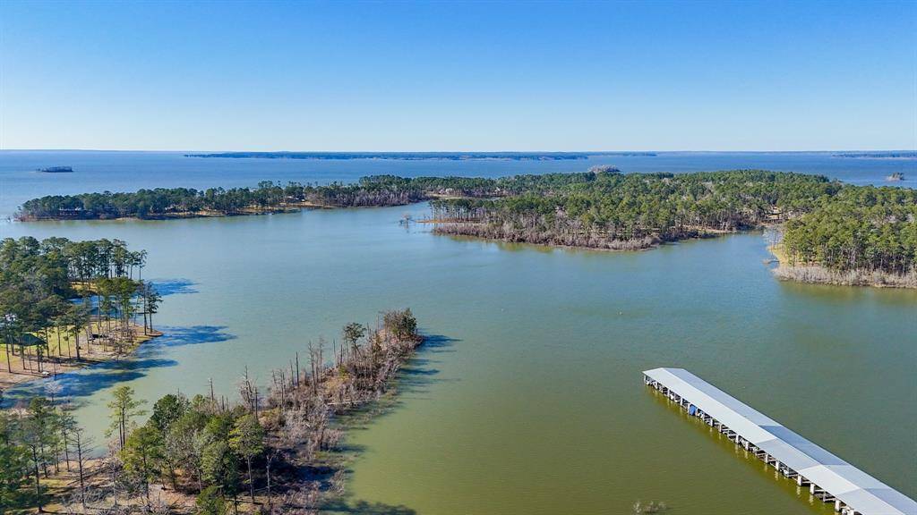 Brookeland, TX 75931,270 Lakeshore DR