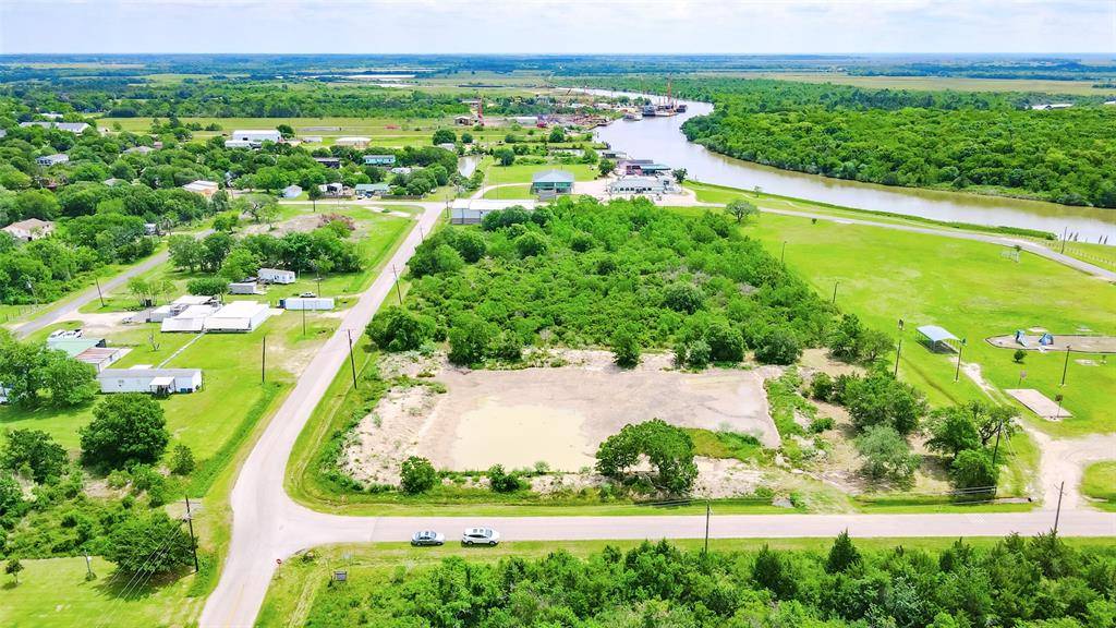 Oak Island, TX 77514,0000 W Bayshore