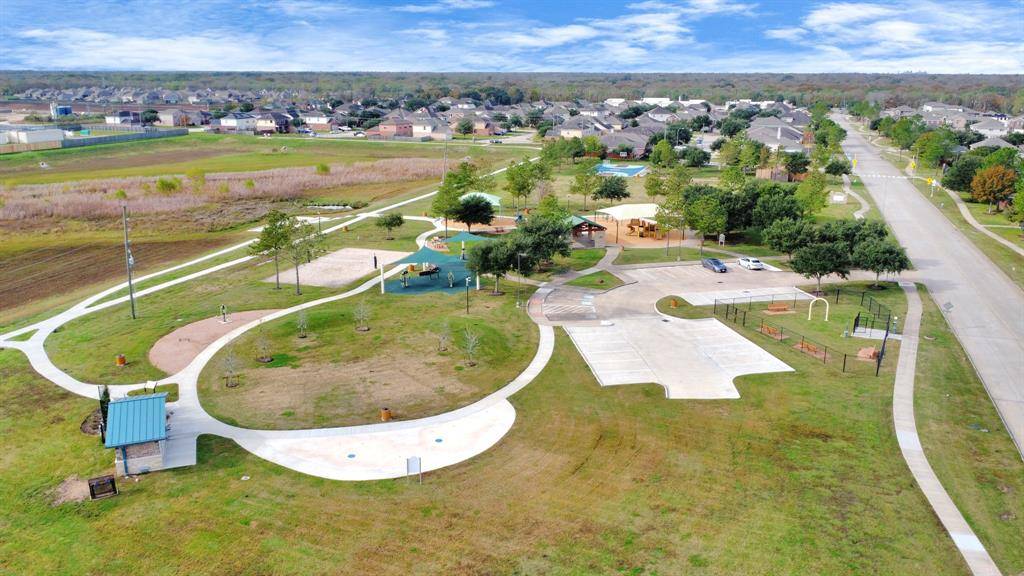 Rosharon, TX 77583,8302 Rose Petals LN