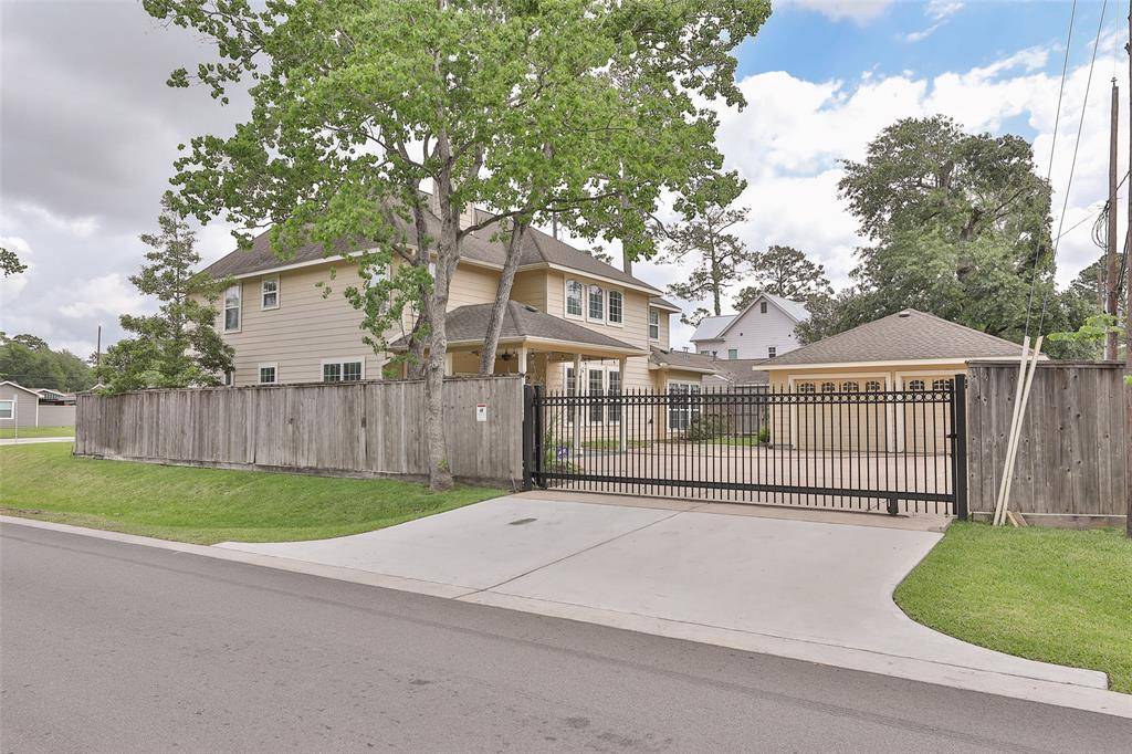 Houston, TX 77018,979 W 43rd ST