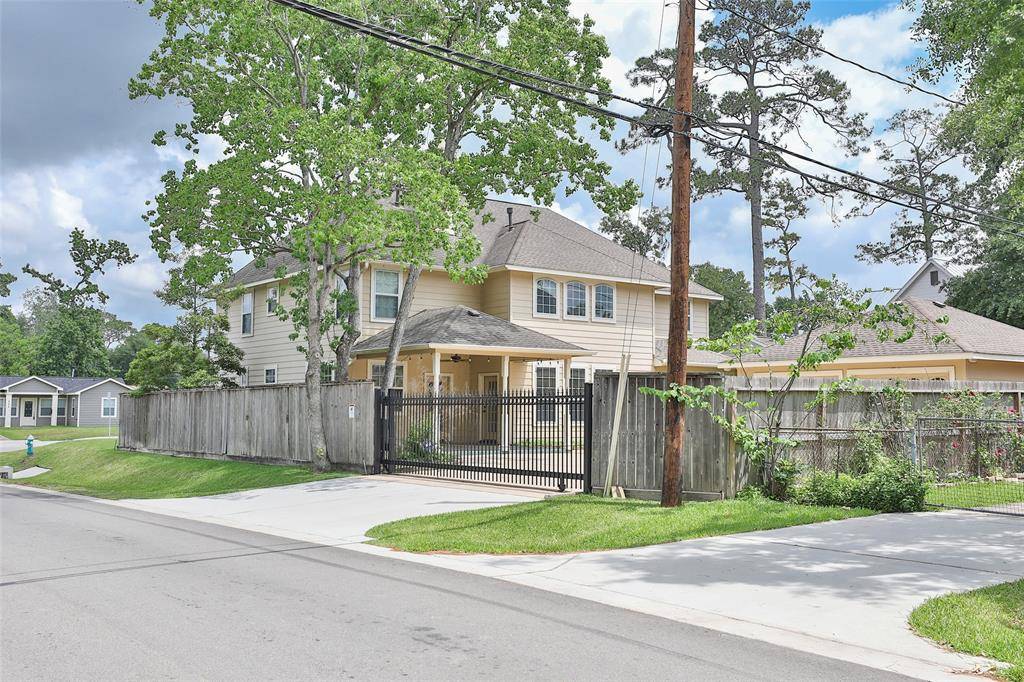 Houston, TX 77018,979 W 43rd ST