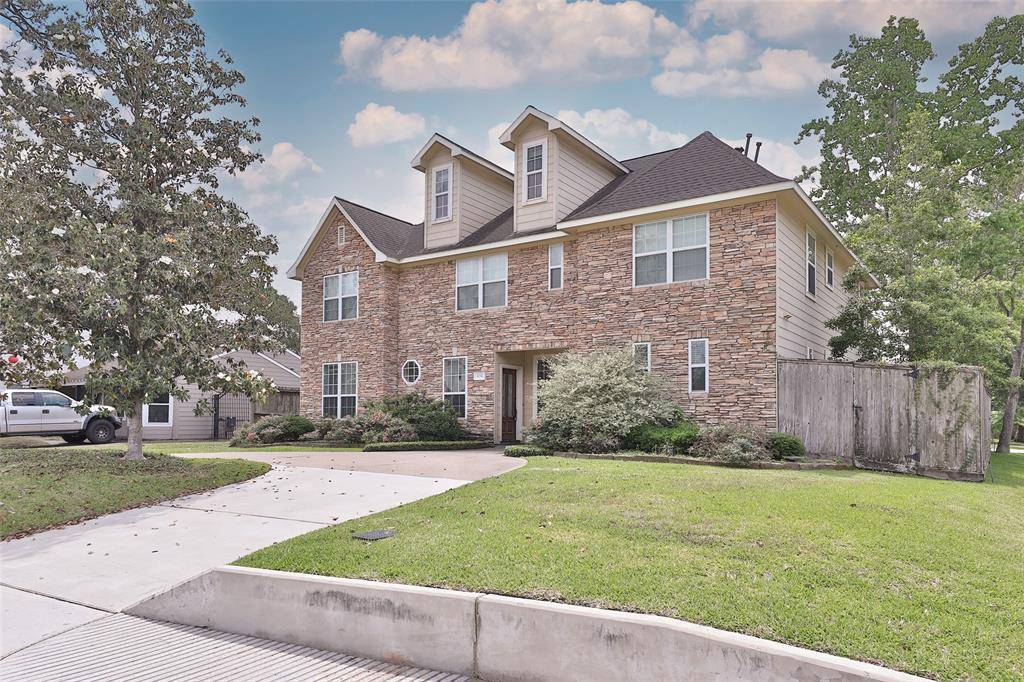 Houston, TX 77018,979 W 43rd ST