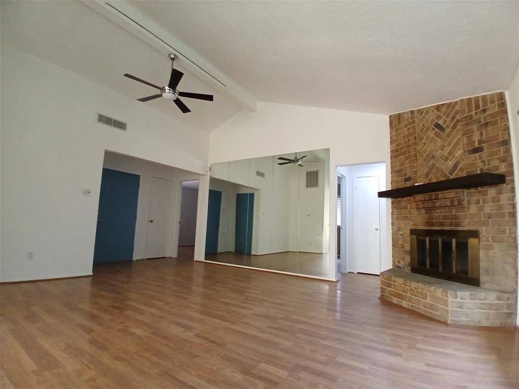 Pearland, TX 77584,1126 E Brompton DR