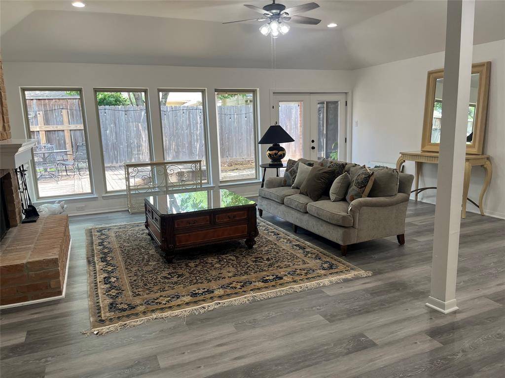 Houston, TX 77079,318 W Fair Harbor LN