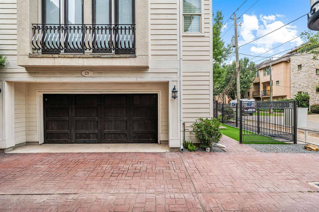 Houston, TX 77007,229 Knox ST