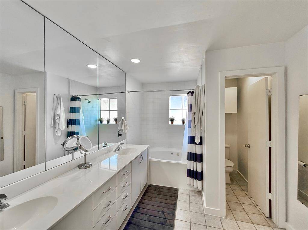 Houston, TX 77007,939 Colorado ST #8