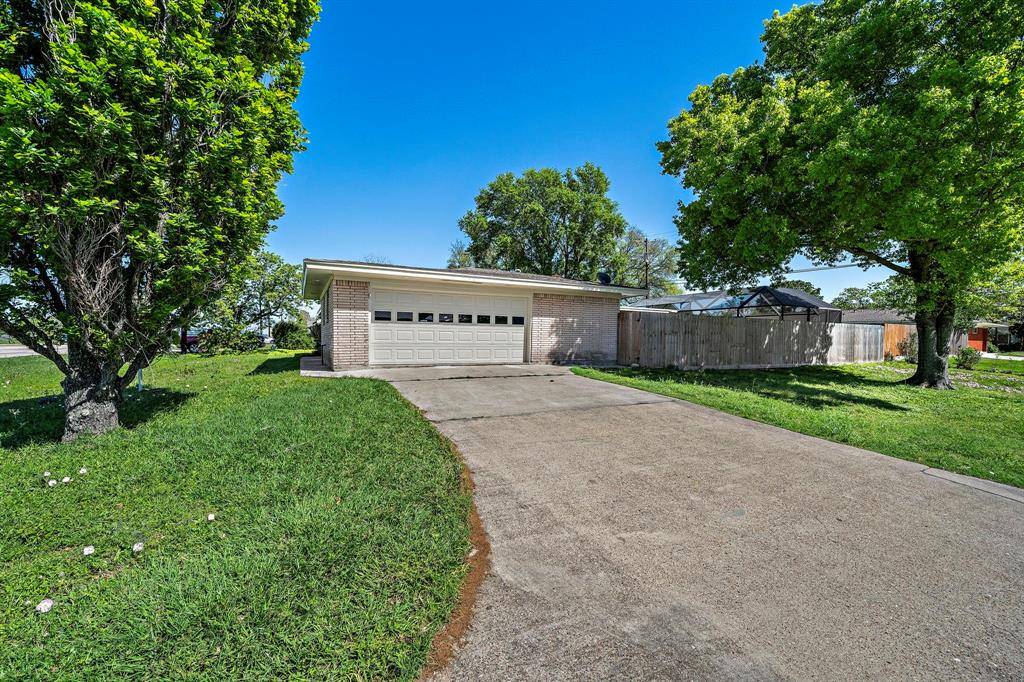 Texas City, TX 77590,1033 25th AVE N