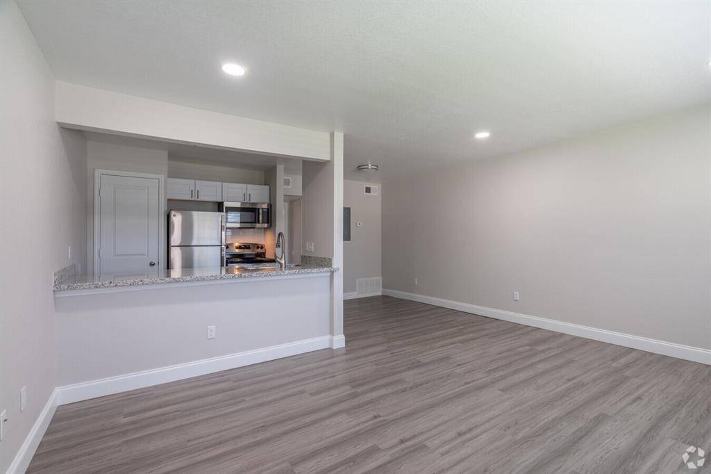 South Houston, TX 77587,1600 Avenue M #123