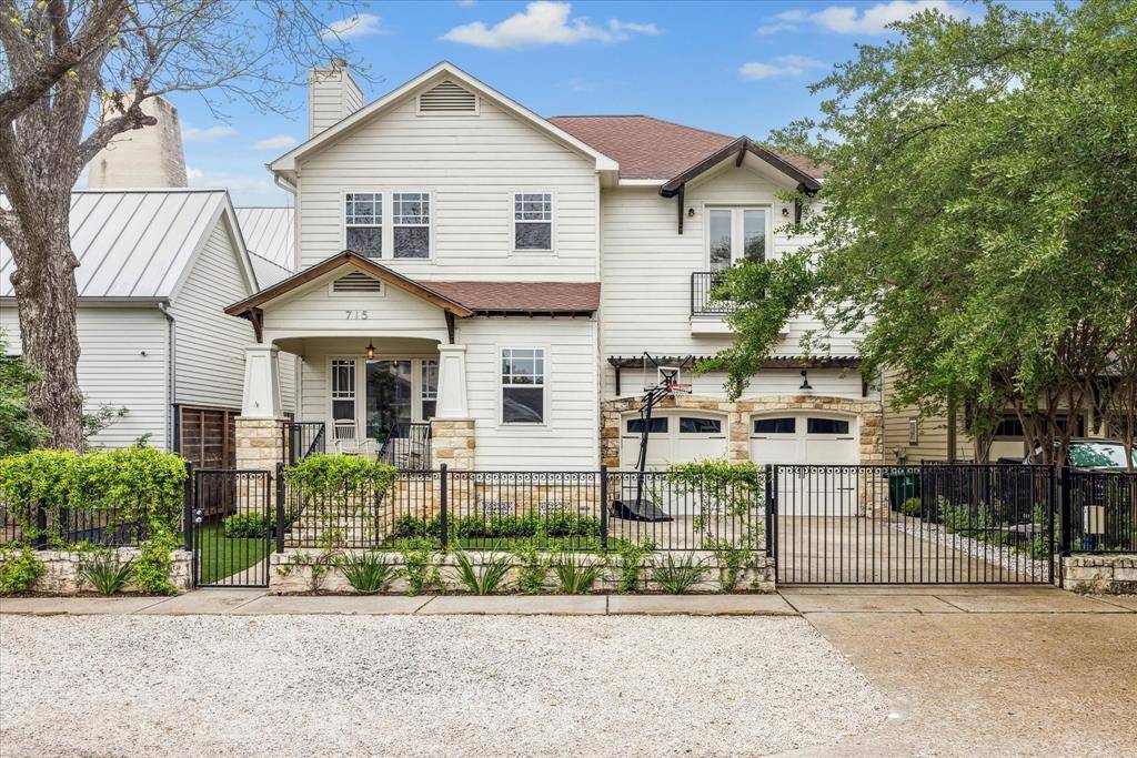 Houston, TX 77007,715 E 9th ST