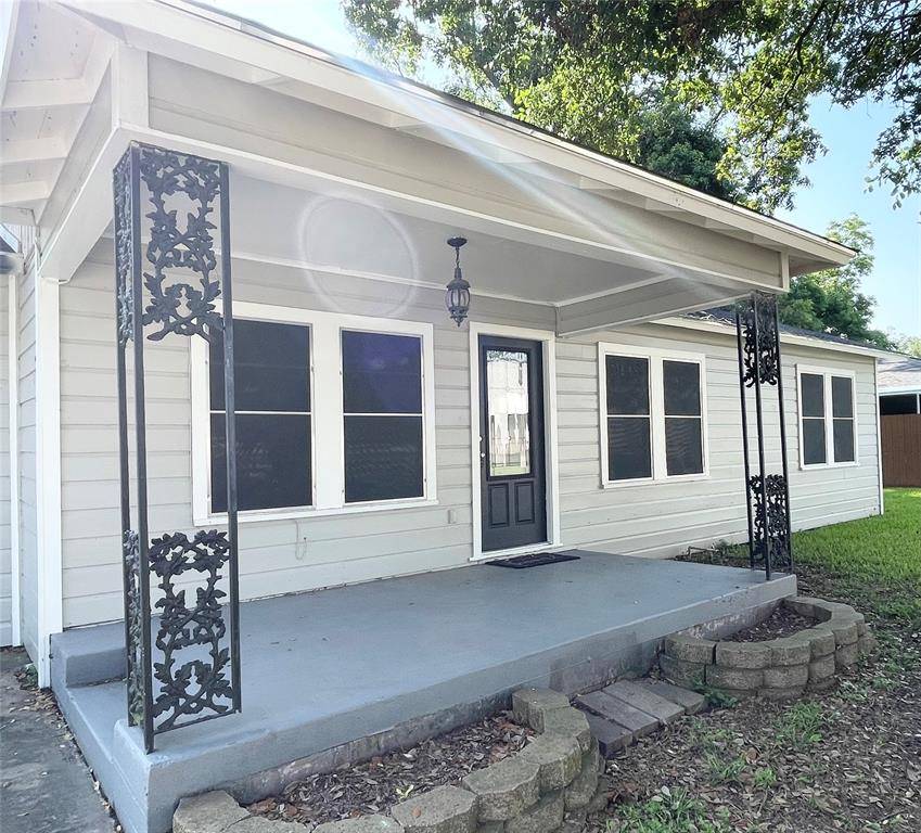 Angleton, TX 77515,612 Willow ST