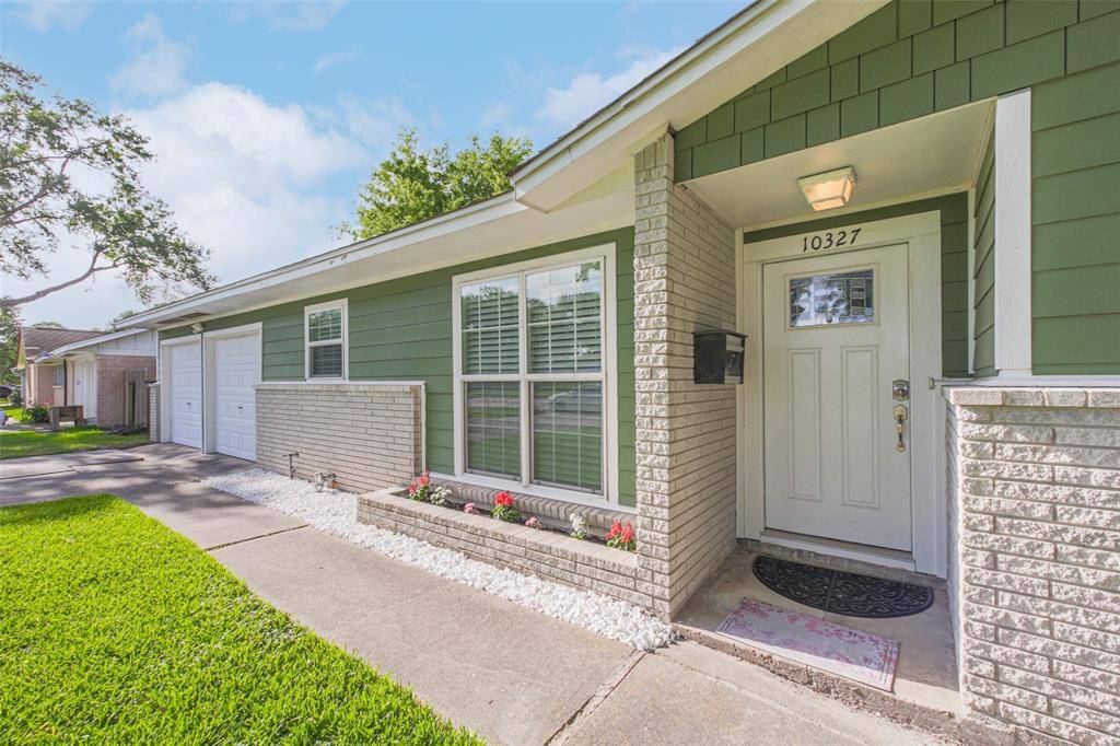La Porte, TX 77571,10327 Collingswood RD