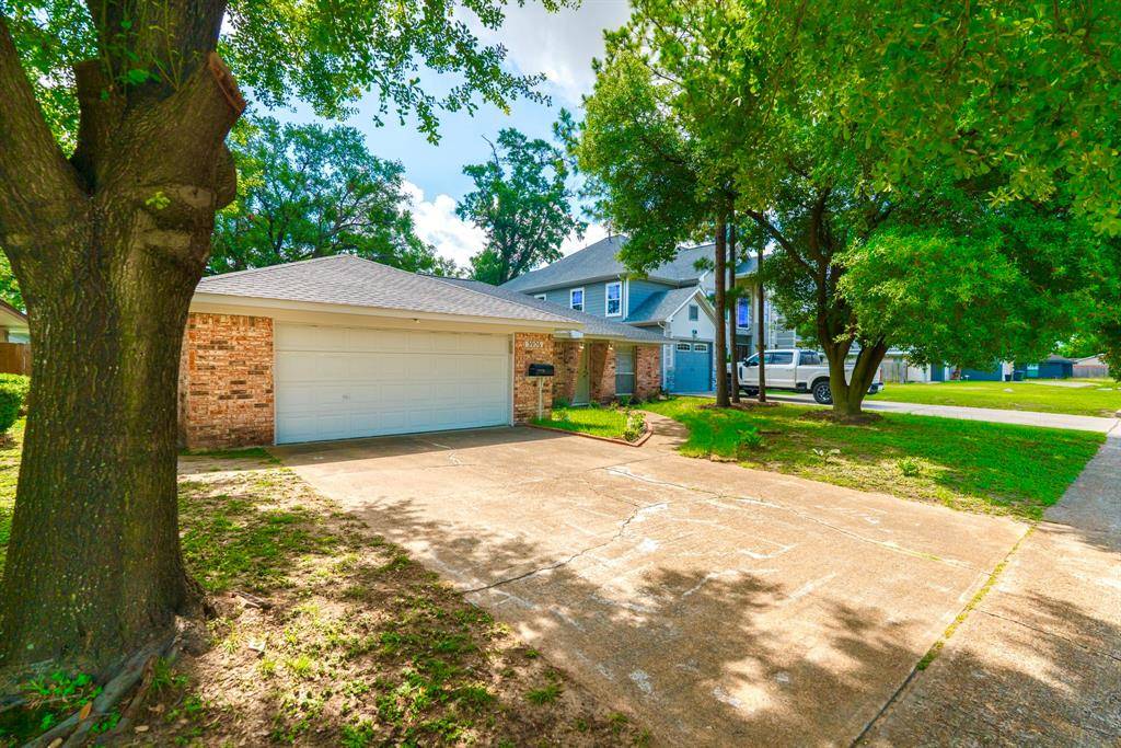 Houston, TX 77092,3906 Antoine DR