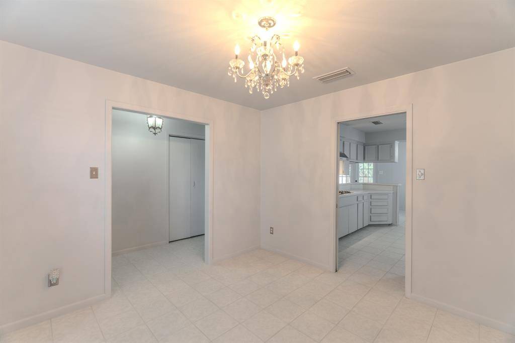 Houston, TX 77092,3906 Antoine DR