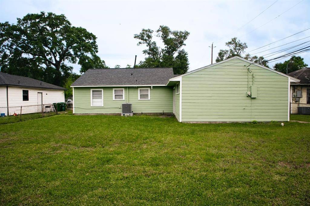 Houston, TX 77033,5933 Southmont ST