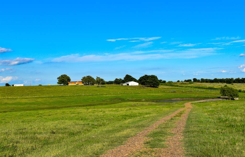 Shiner, TX 77984,443 County Road 280