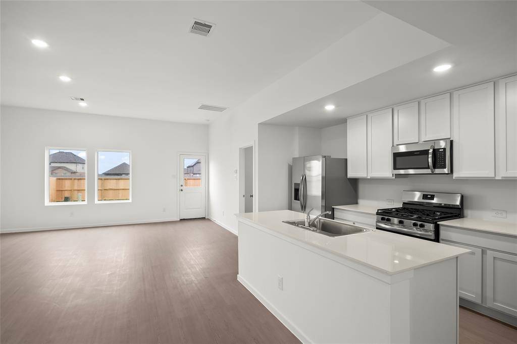 Hockley, TX 77447,20043 Venetian Waters DR