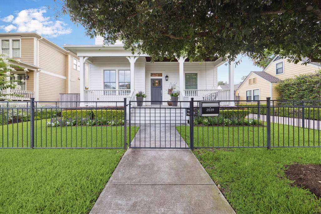 Houston, TX 77008,2039 Columbia ST