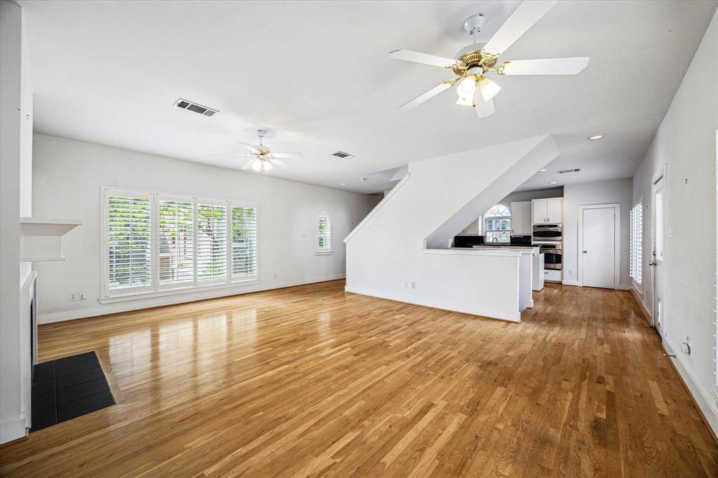 Houston, TX 77007,242 Knox ST