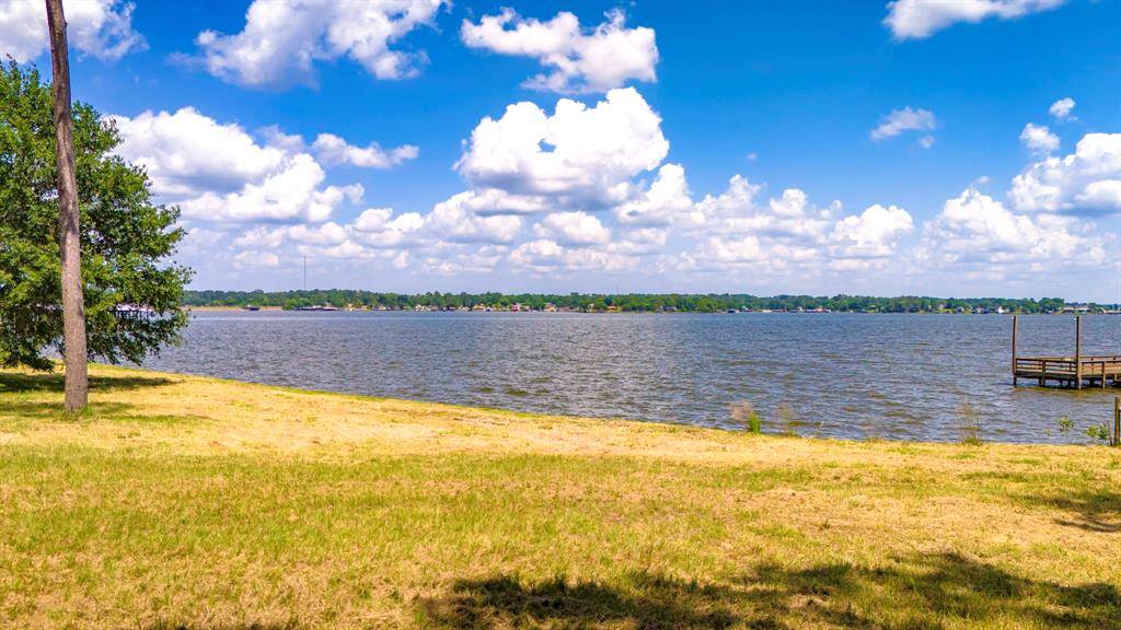 Onalaska, TX 77360,000 Shawnee DR