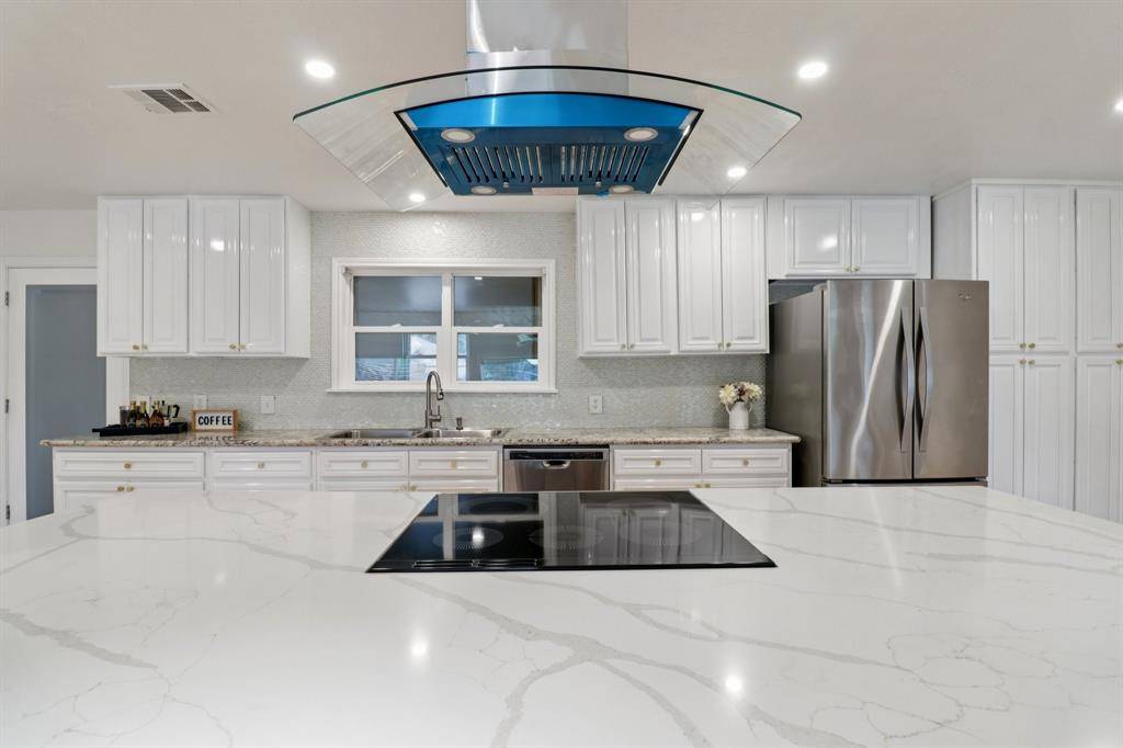 Houston, TX 77043,10328 Shadow Oaks DR