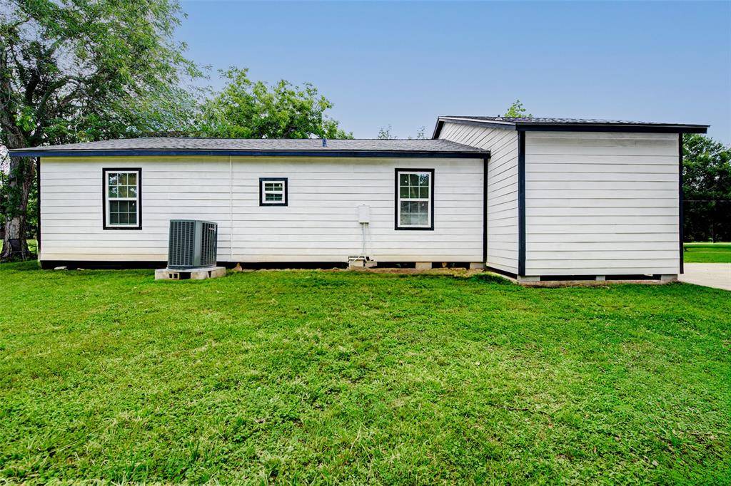 Anahuac, TX 77514,706 Beaumont st