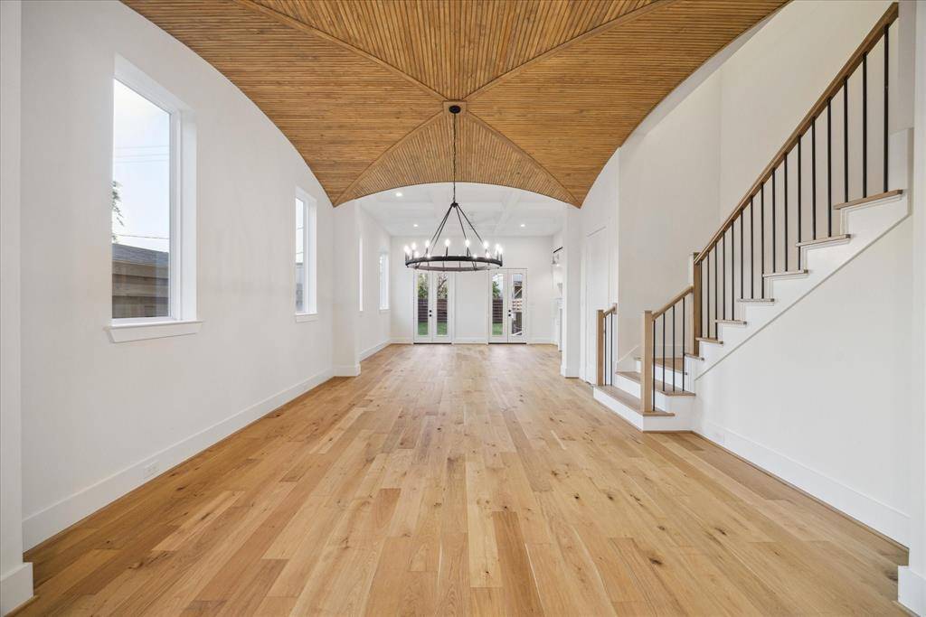 Houston, TX 77008,519 W 27th ST