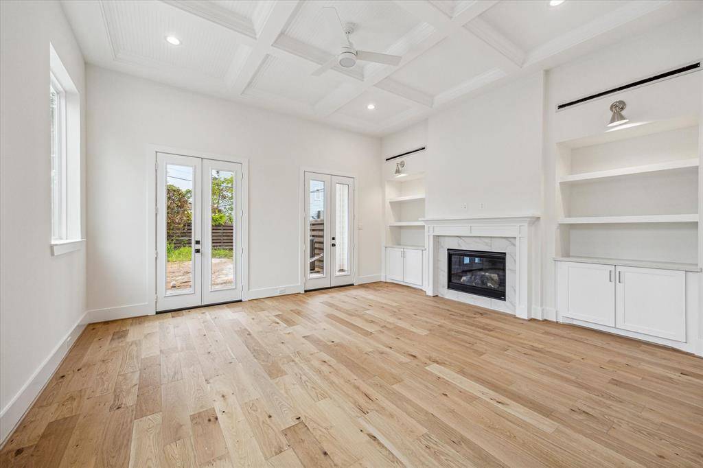 Houston, TX 77008,519 W 27th ST