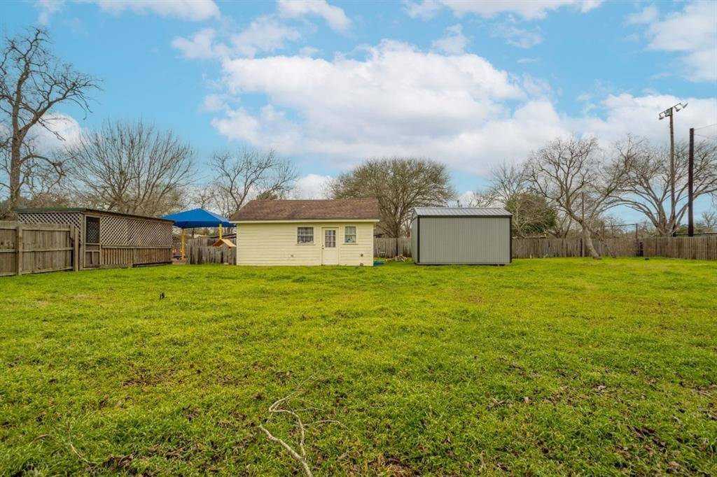 Weimar, TX 78962,402 W Converse ST