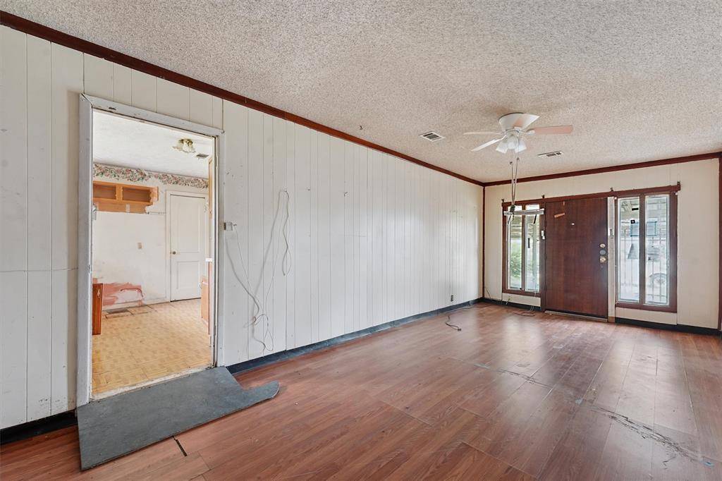 Houston, TX 77033,7831 Belgard ST
