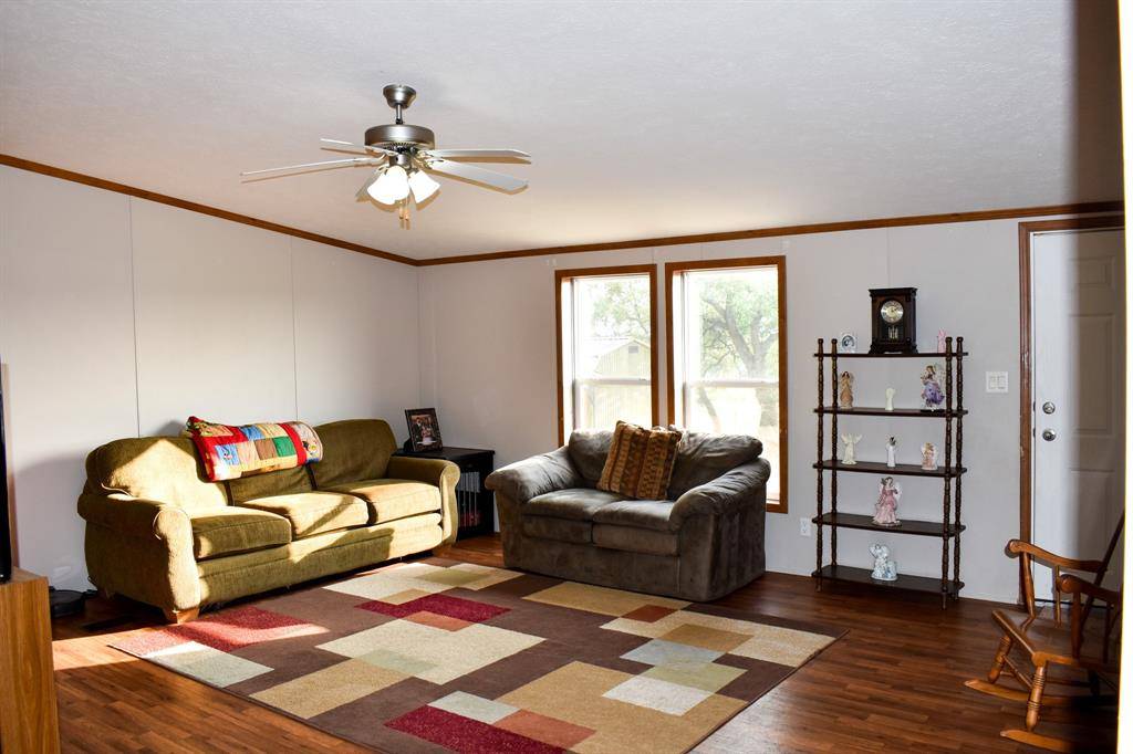 Shiner, TX 77984,443 County Road 280