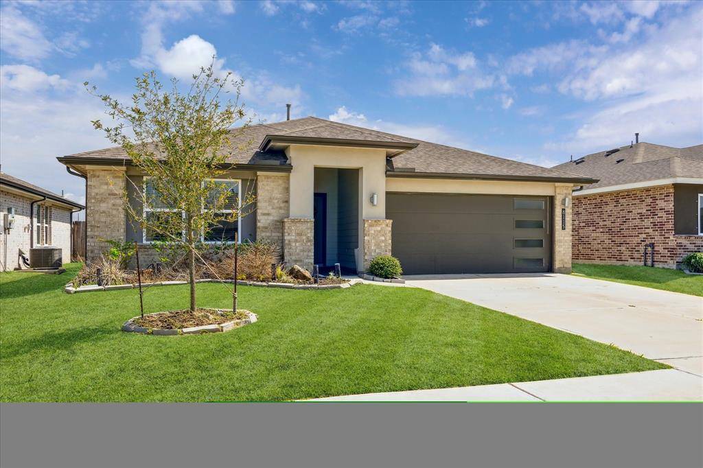 Rosharon, TX 77583,8115 Brahman Lane