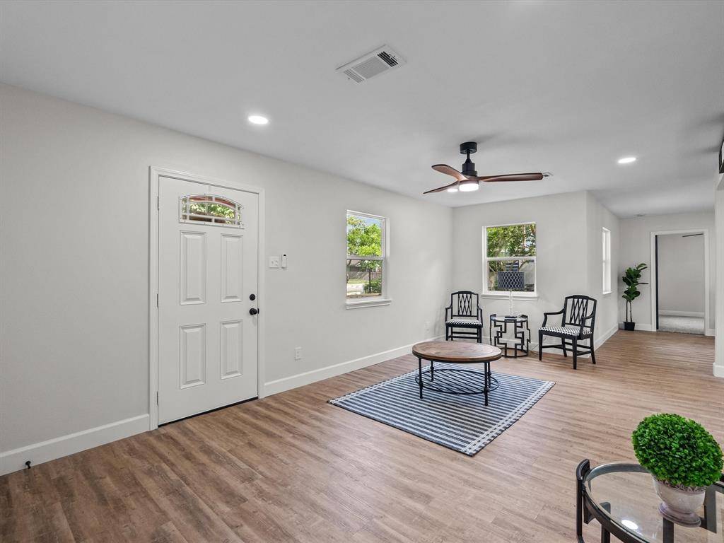 Santa Fe, TX 77510,5225 Main ST