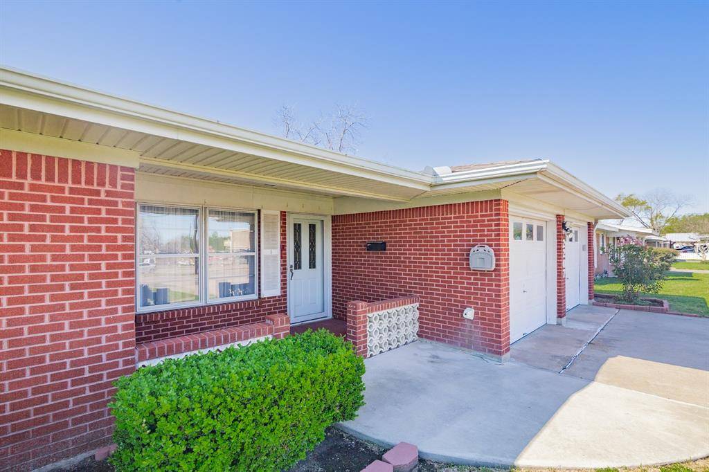 Victoria, TX 77901,2207 E Crestwood DR