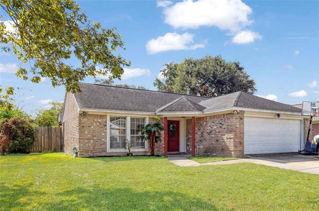 La Porte, TX 77571,9804 Green Meadow DR