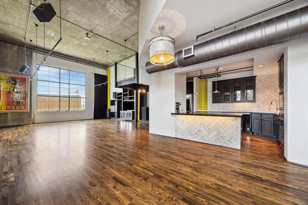 Houston, TX 77019,1914 W Gray ST #108