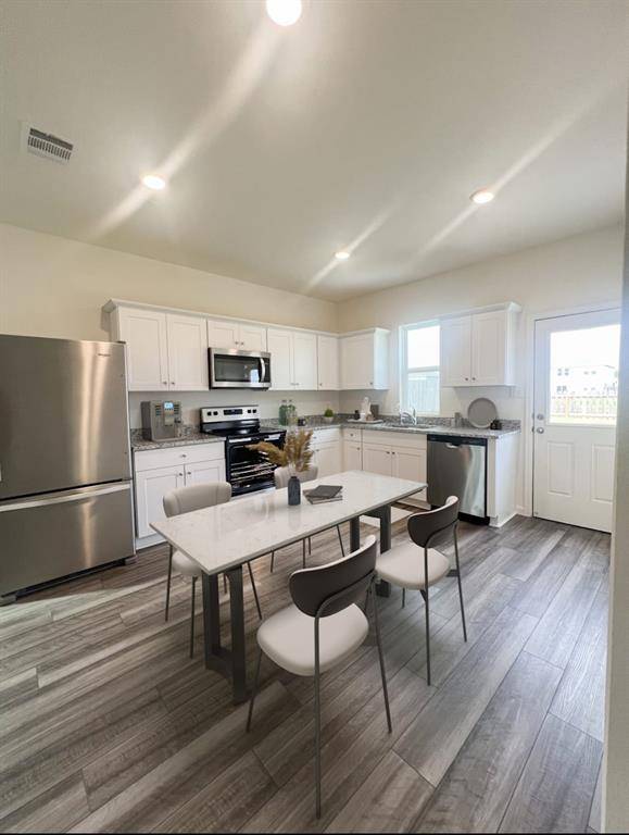 Houston, TX 77016,10135 California Lily Lane LN