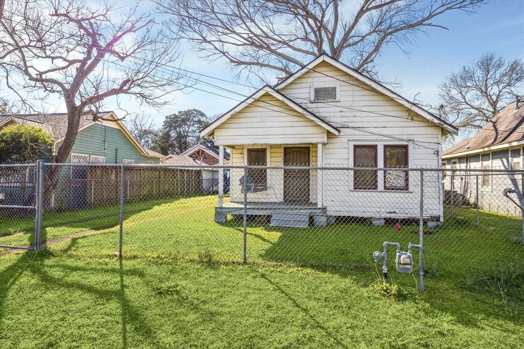 Houston, TX 77022,4305 Rogers ST