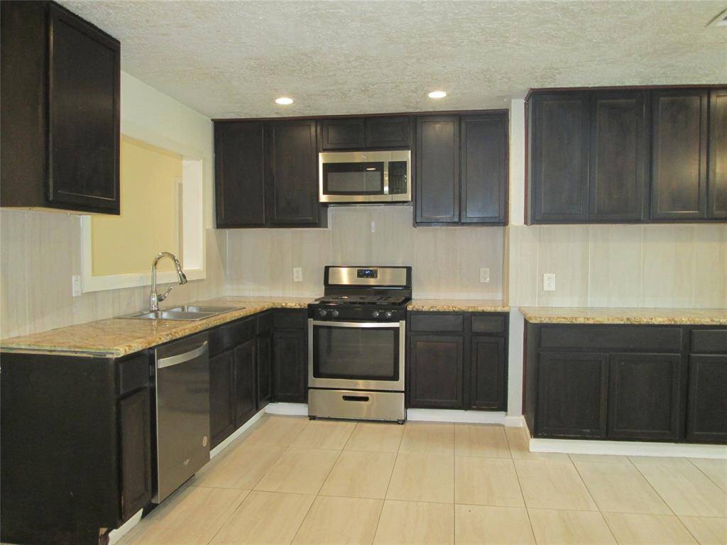 Angleton, TX 77515,66 Ranch House LOOP
