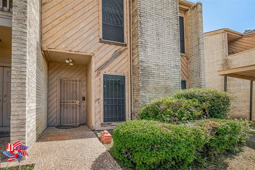 Houston, TX 77071,11280 Braes Forest DR #105