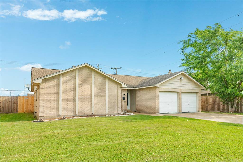 Angleton, TX 77515,1333 Clover DR