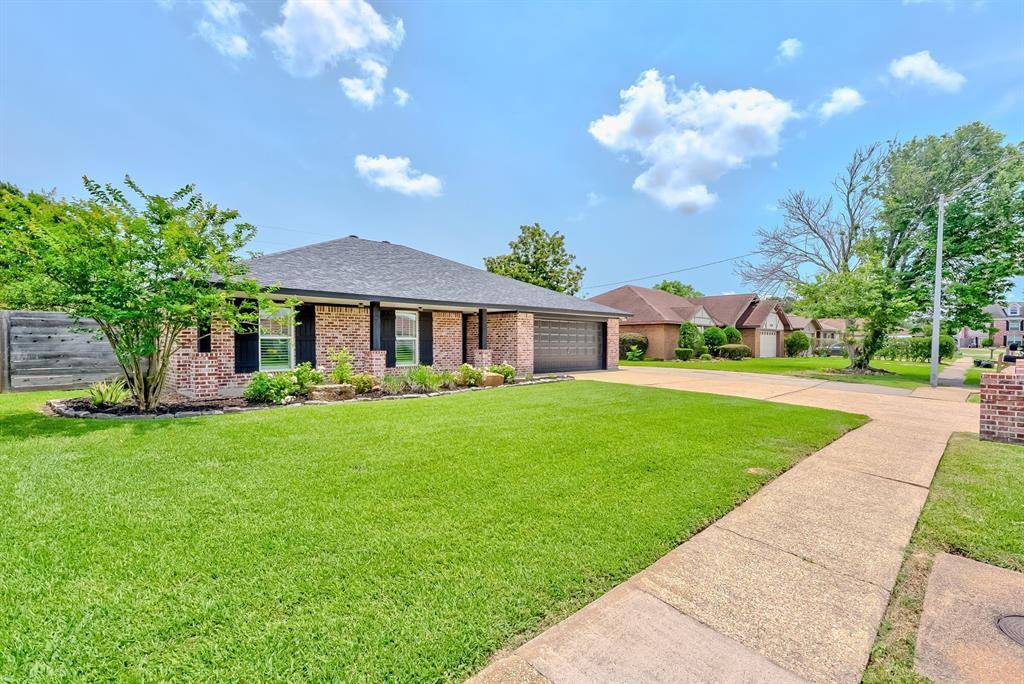 Port Neches, TX 77651,2325 Patricia LN