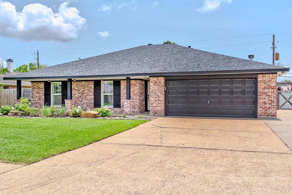 Port Neches, TX 77651,2325 Patricia LN