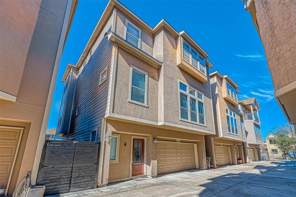 Houston, TX 77008,1002 W 22nd ST