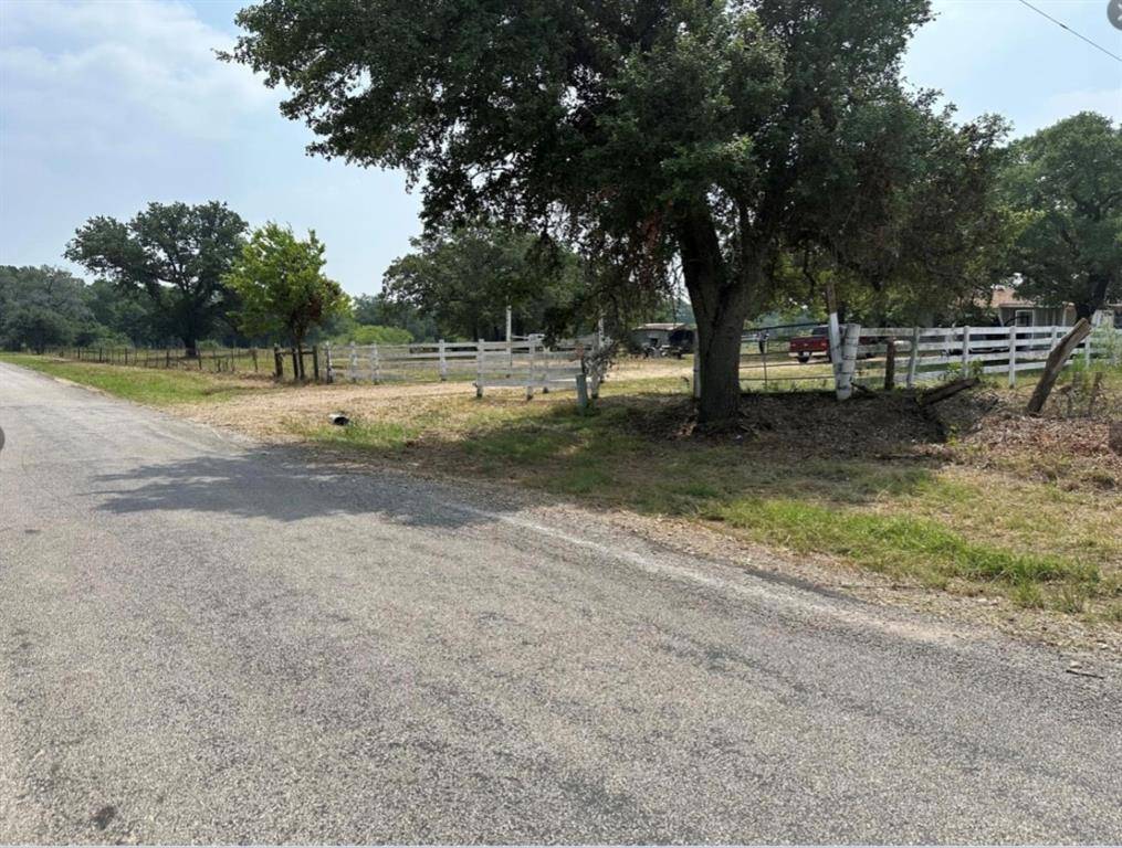 Giddings, TX 78942,2932 CR 118 RD