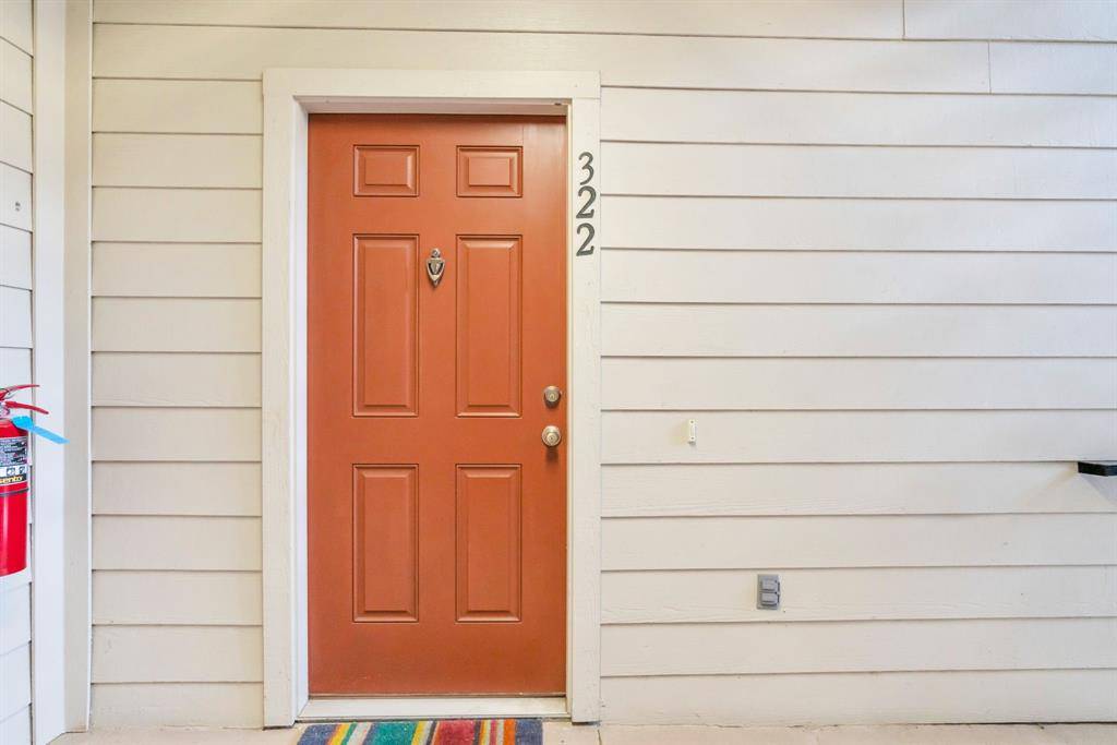 The Woodlands, TX 77382,6607 Lake Woodlands DR #322