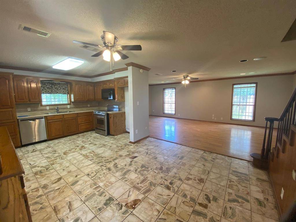 Nederland, TX 77627,3400 Spurlock RD