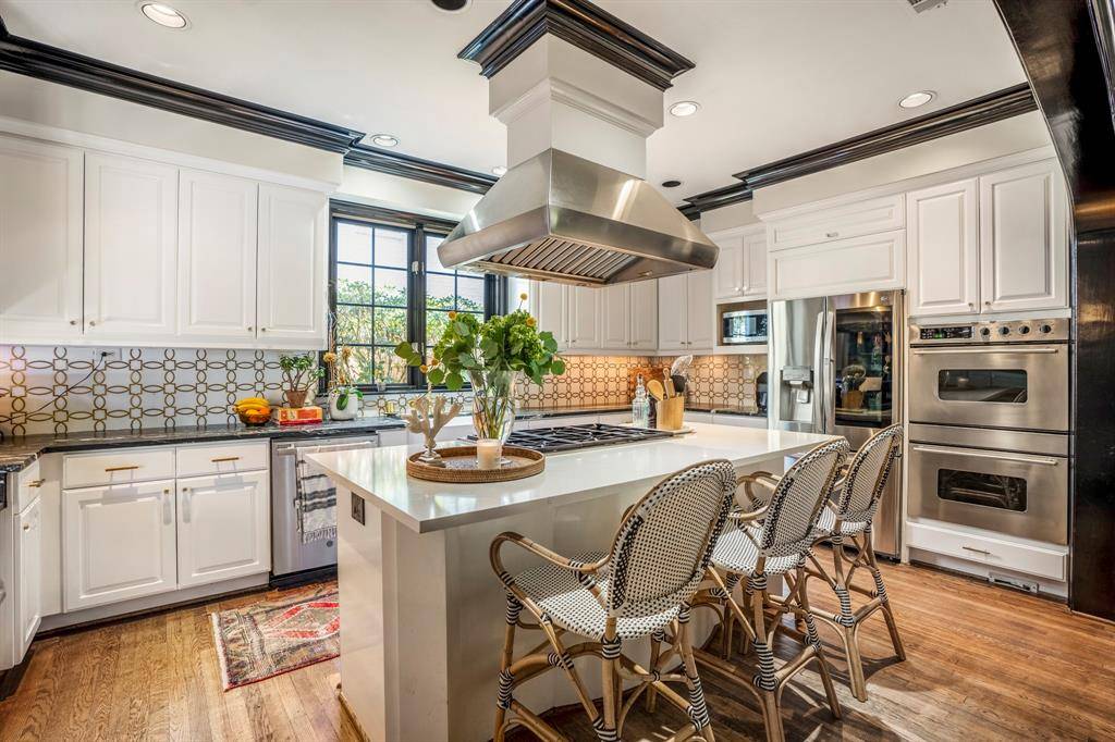 Houston, TX 77005,2248 Robinhood ST