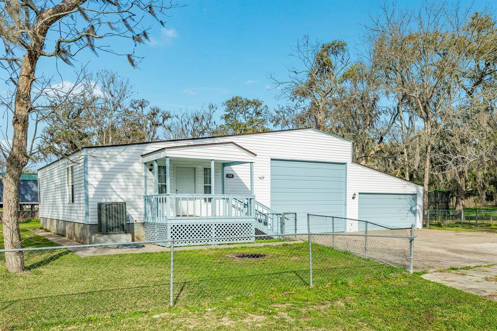 Brazoria, TX 77422,1725 County Road 244E